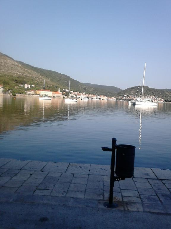 Apartments Bilic Βις Εξωτερικό φωτογραφία