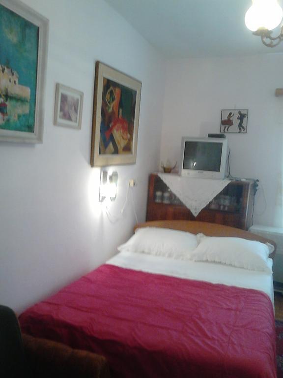Apartments Bilic Βις Δωμάτιο φωτογραφία