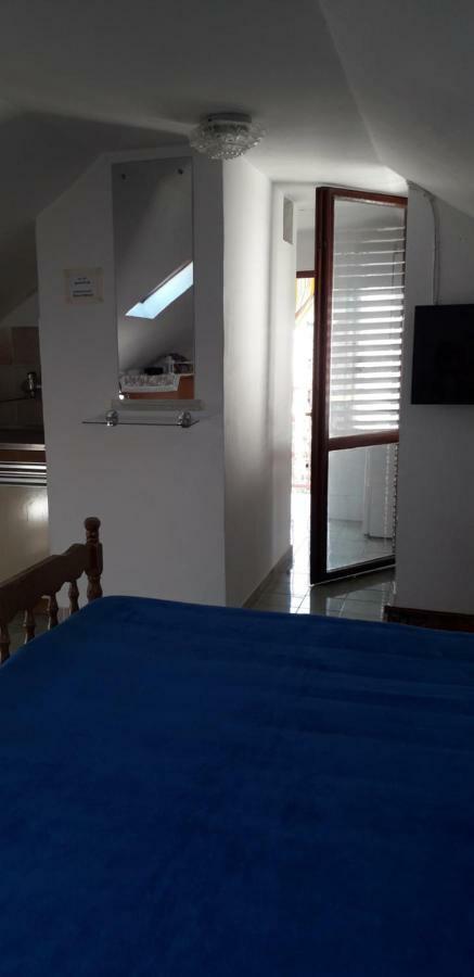 Apartments Bilic Βις Εξωτερικό φωτογραφία