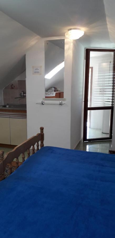 Apartments Bilic Βις Εξωτερικό φωτογραφία